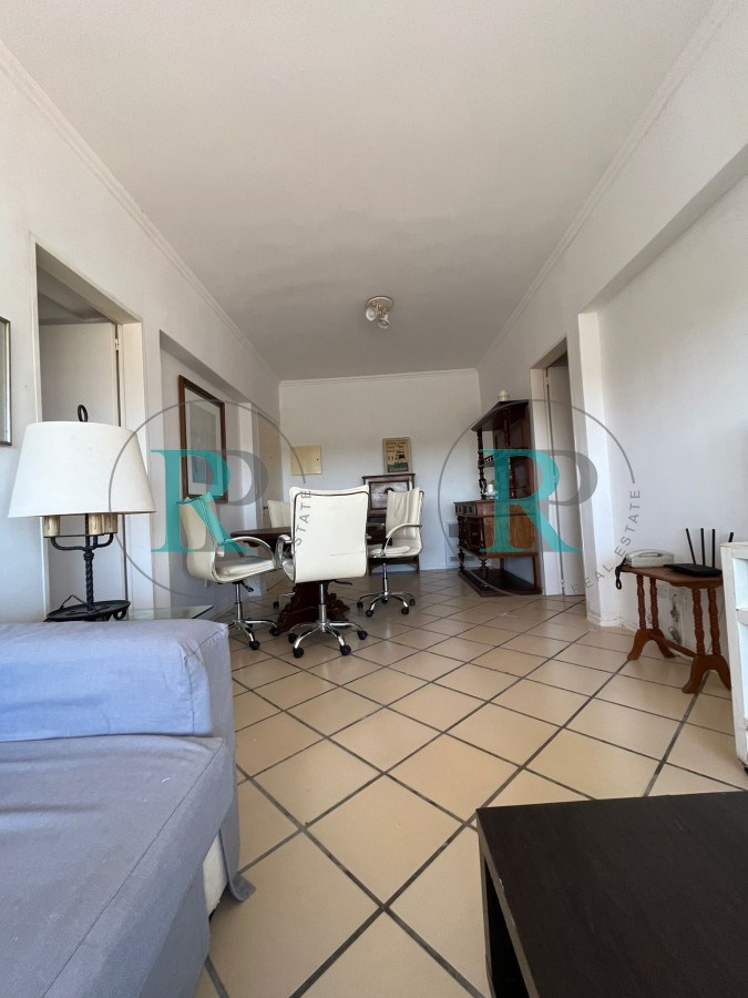 Apartamento ID.2445 - Alquiler y venta de apartamento de dos dormitorios en Punta del Este