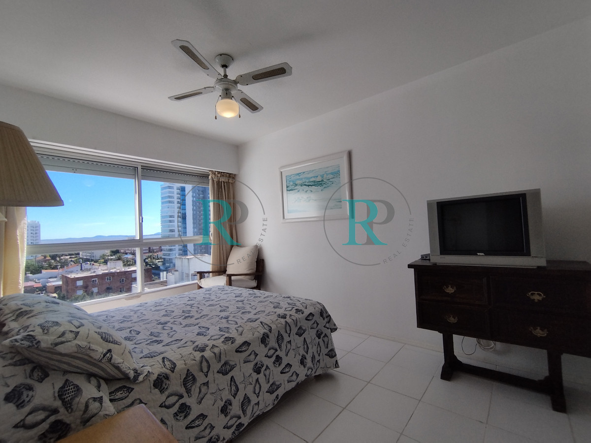 Apartamento ID.2564 - Alquiler y venta de apartamento de dos dormitorios en Punta del Este