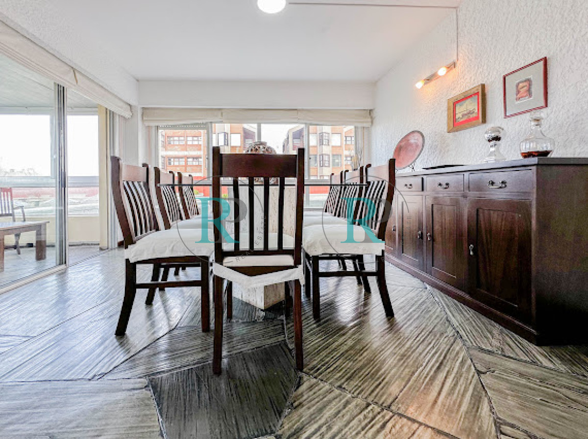 Apartamento ID.2081 - Venta de apartamento en Peninsula. Edificio Recalada.