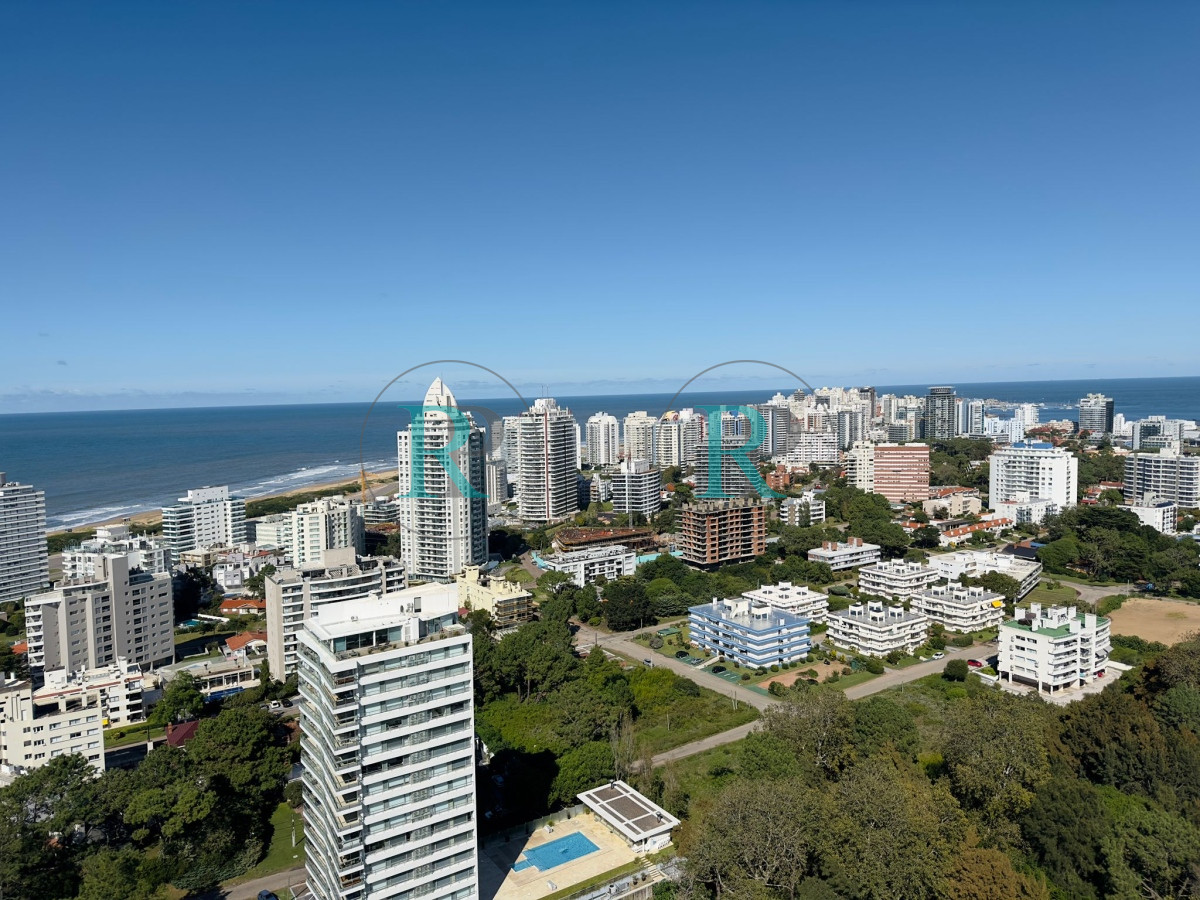 Apartamento ID.1700 - Penthouse en VENTA, 3 dormitorios en suite + Dependencia, vista 180°.