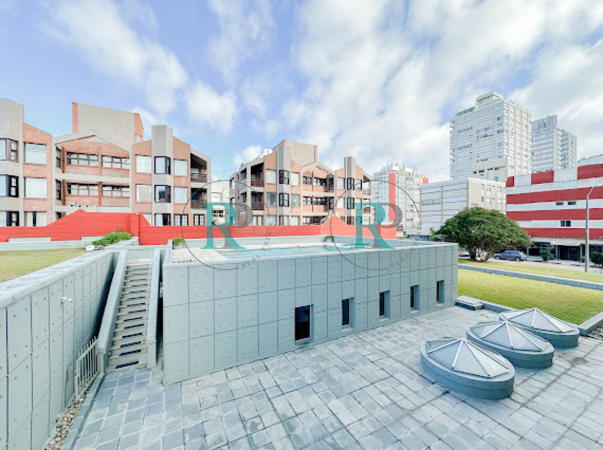 Apartamento ID.2081 - Venta de apartamento en Peninsula. Edificio Recalada.