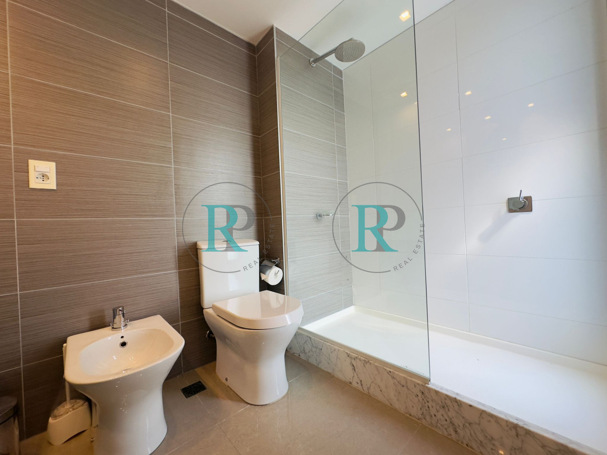 Apartamento ID.1700 - Penthouse en VENTA, 3 dormitorios en suite + Dependencia, vista 180°.