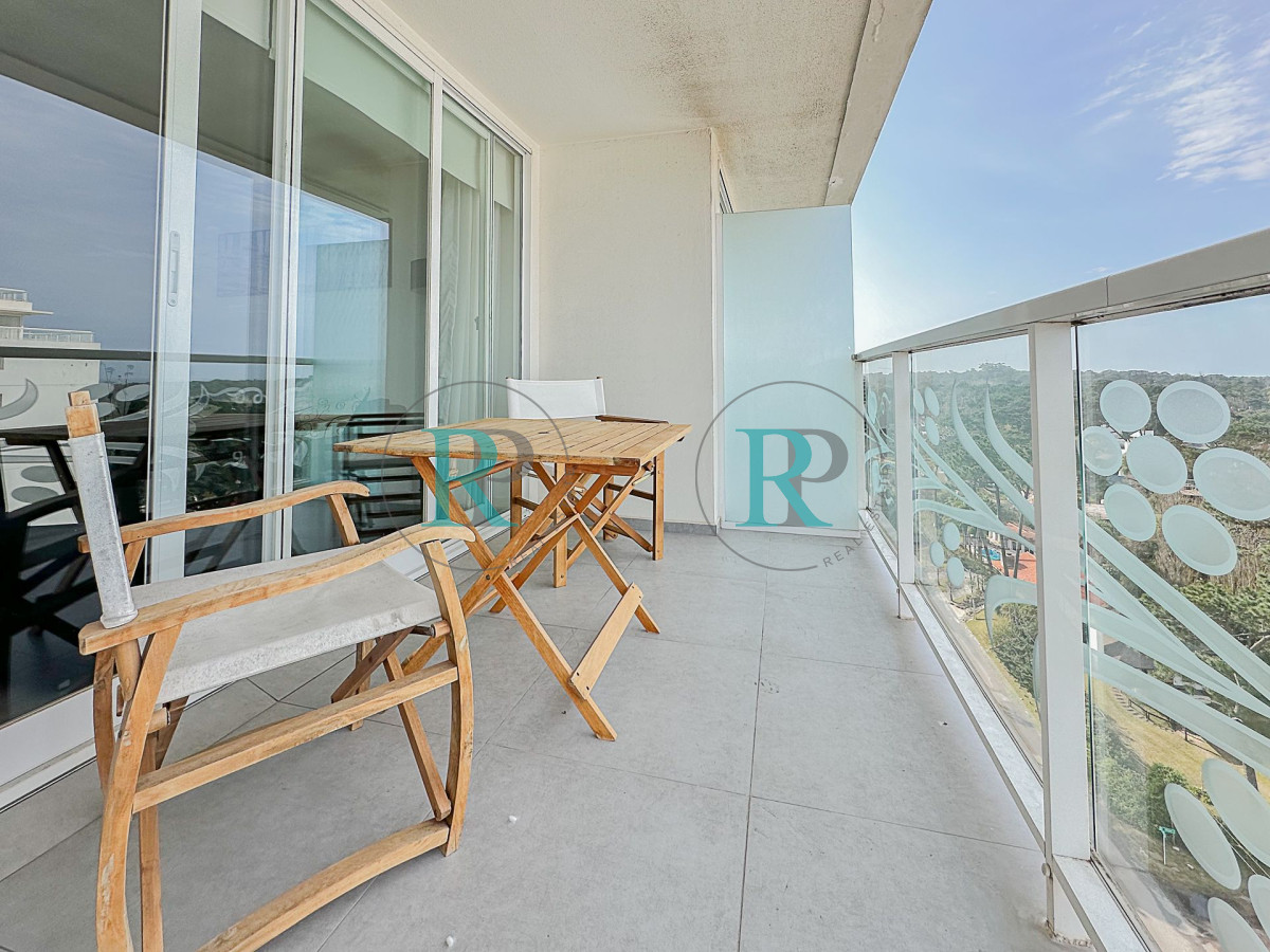 Apartamento ID.2323 - Alquiler temporal, apartamento de1dormitorio y medio en Torre YOO Punta.
