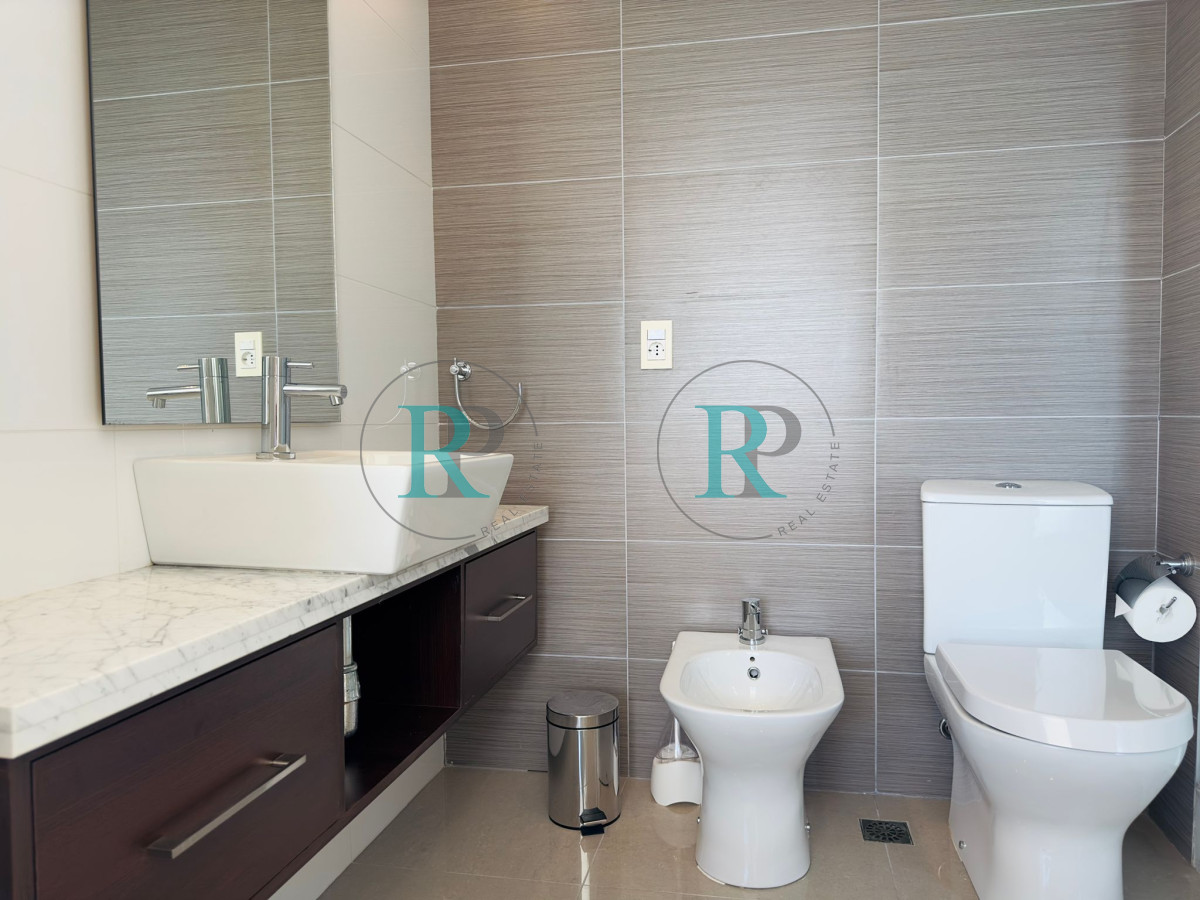 Apartamento ID.1700 - Penthouse en VENTA, 3 dormitorios en suite + Dependencia, vista 180°.
