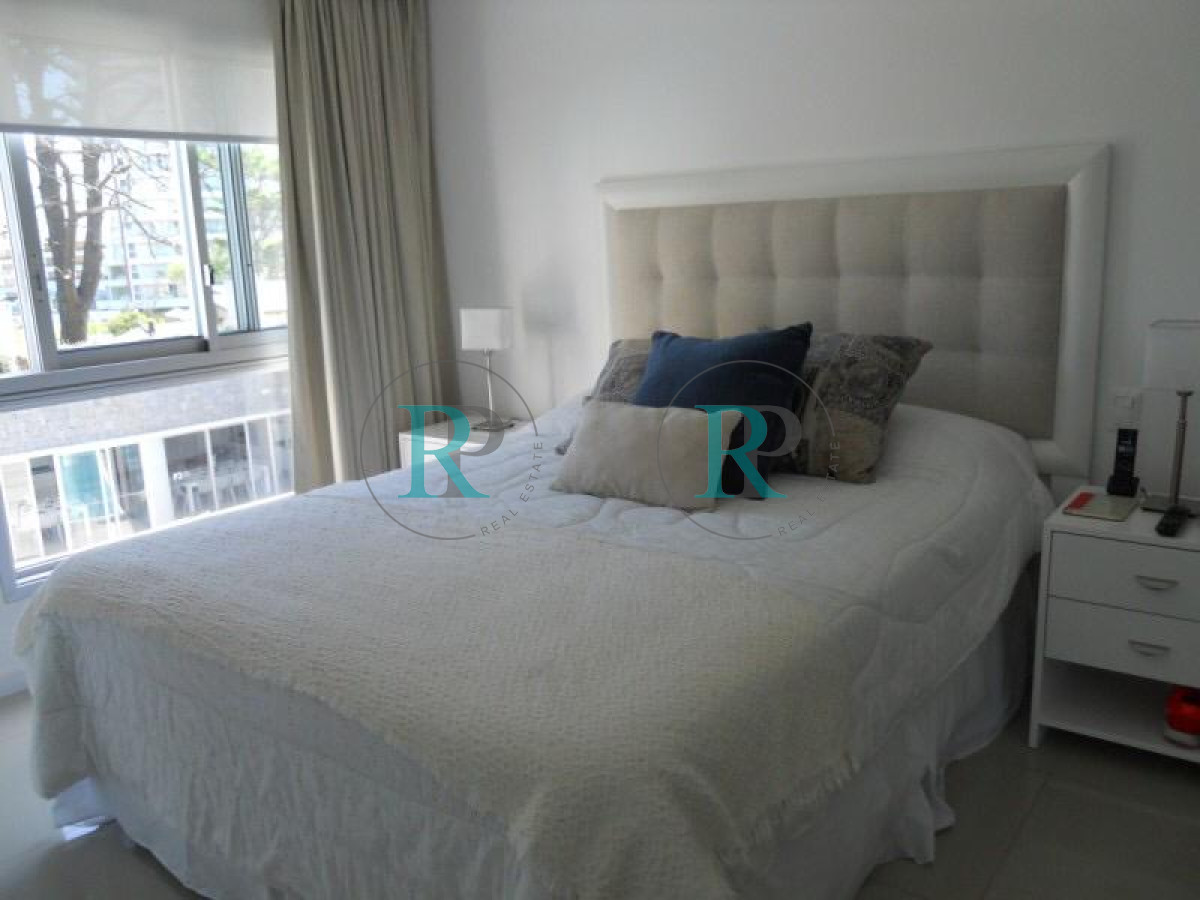 Apartamento ID.2051 -  Apartamento en venta de dos dorm en Playa Brava Punta del Este