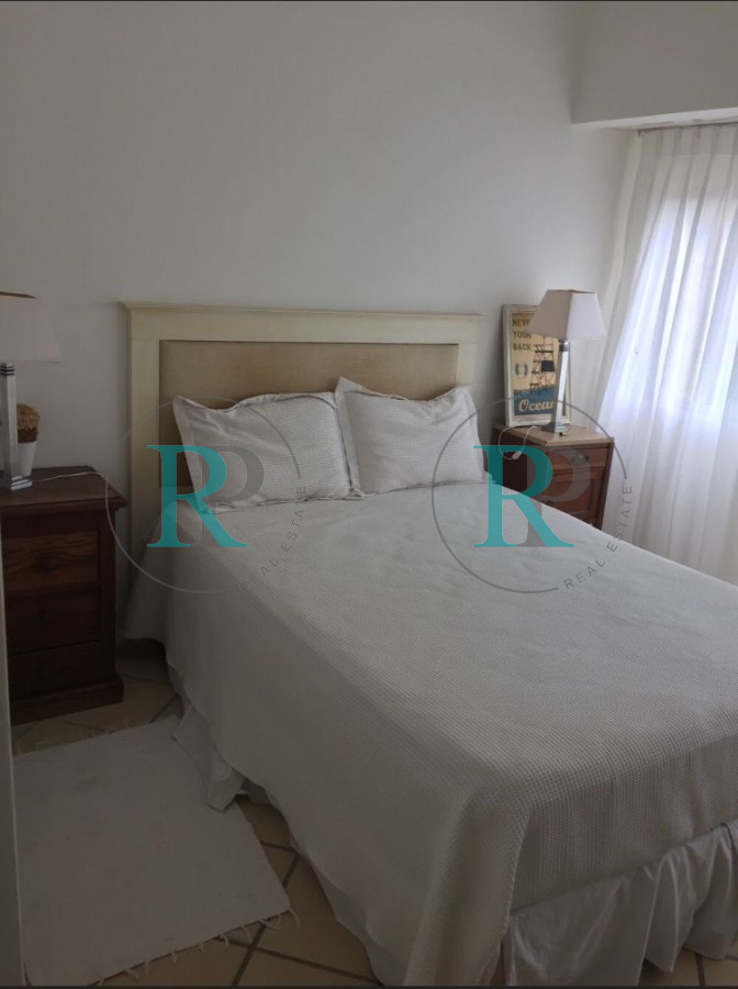 Apartamento ID.2445 - Alquiler y venta de apartamento de dos dormitorios en Punta del Este