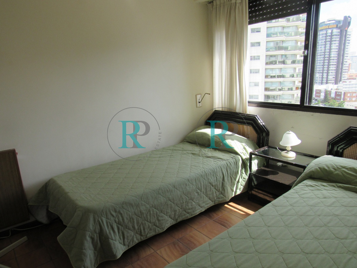 Apartamento ID.2094 - Alquiler de apartamento de dos dormitorios en Punta del Este