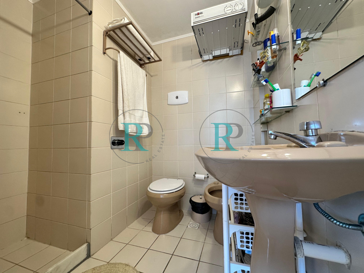 Apartamento ID.2444 - Apartamento de dos dormitorios en venta en Punta del Este.-