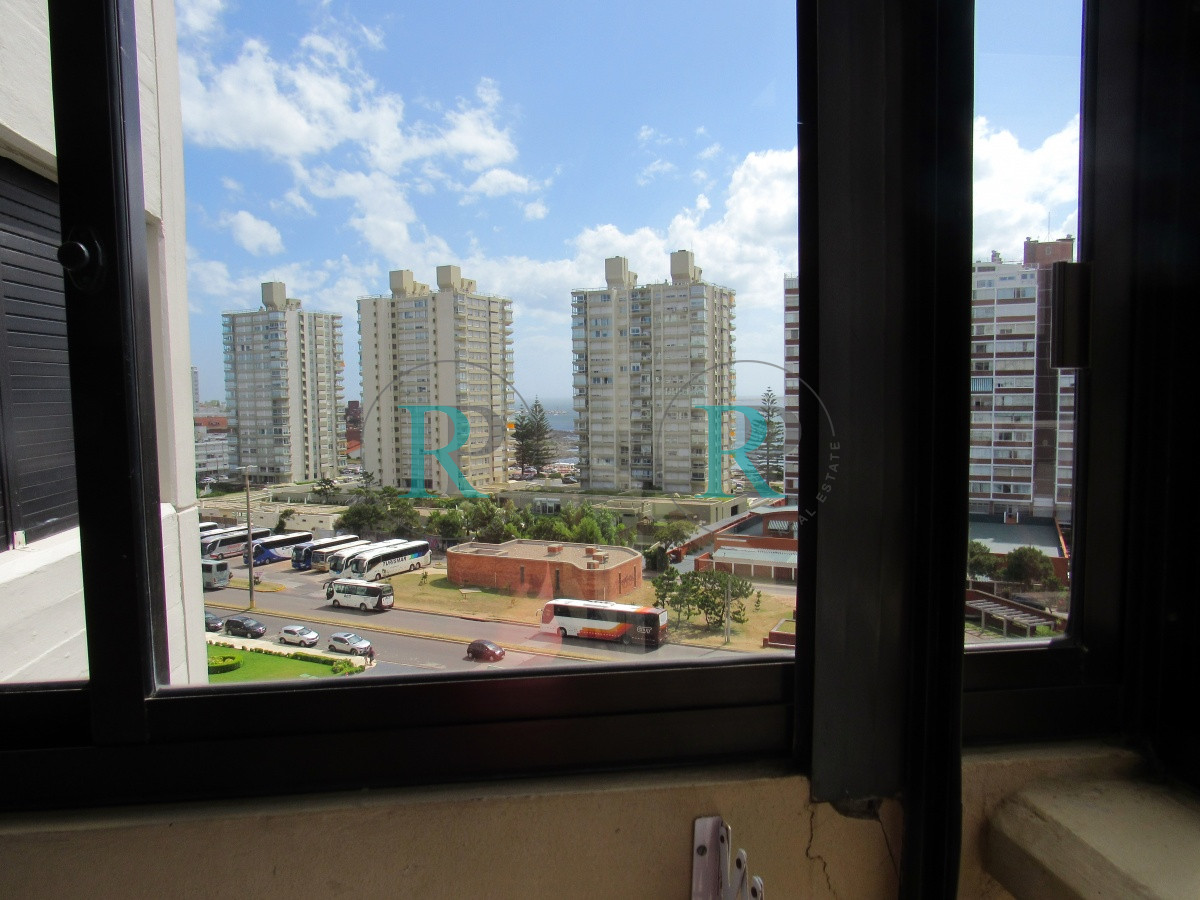 Apartamento ID.2094 - Alquiler de apartamento de dos dormitorios en Punta del Este