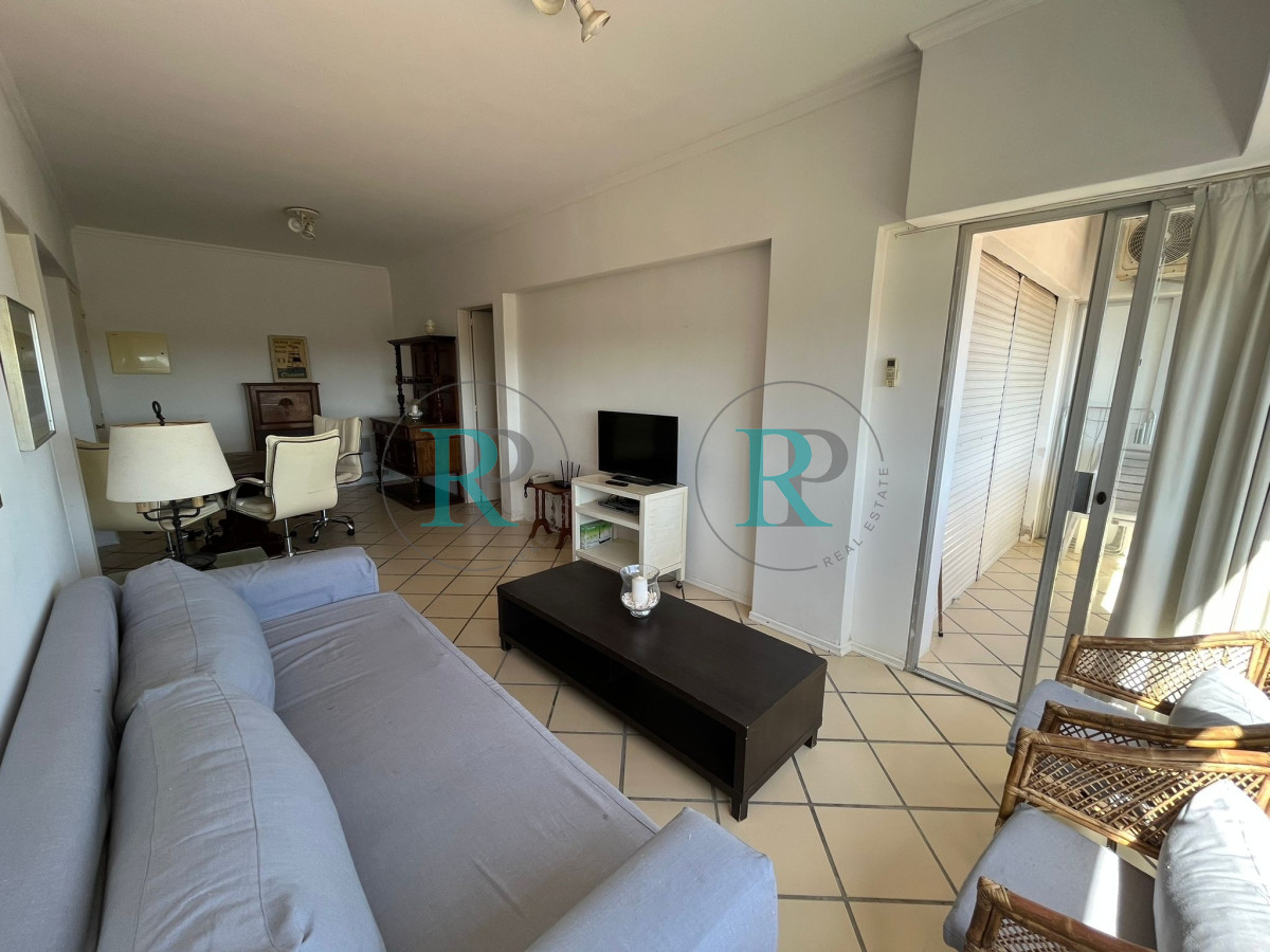 Apartamento ID.2445 - Alquiler y venta de apartamento de dos dormitorios en Punta del Este