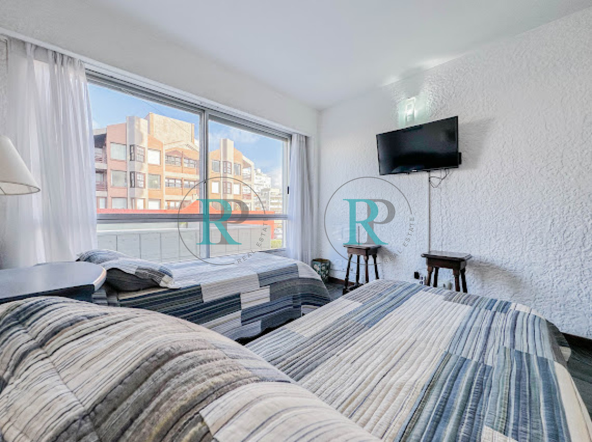 Apartamento ID.2081 - Venta de apartamento en Peninsula. Edificio Recalada.