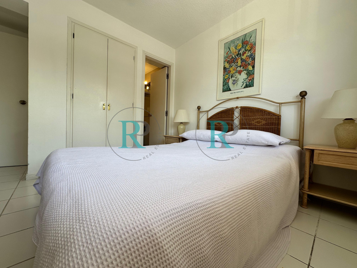 Apartamento ID.2444 - Apartamento de dos dormitorios en venta en Punta del Este.-
