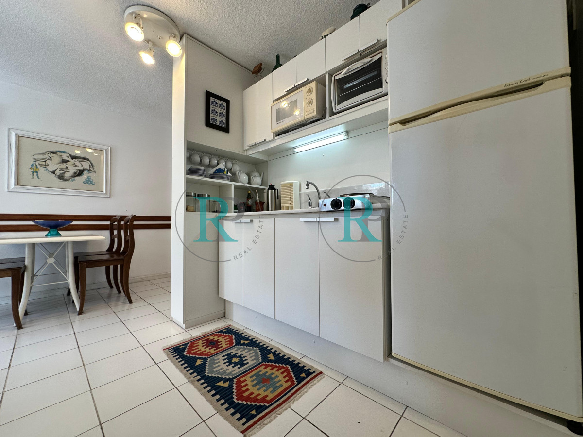 Apartamento ID.2444 - Apartamento de dos dormitorios en venta en Punta del Este.-