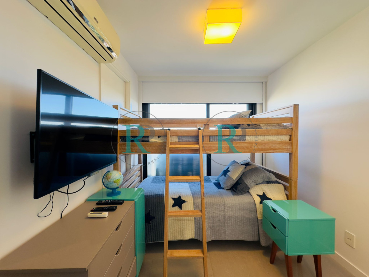 Apartamento ID.1700 - Penthouse en VENTA, 3 dormitorios en suite + Dependencia, vista 180°.