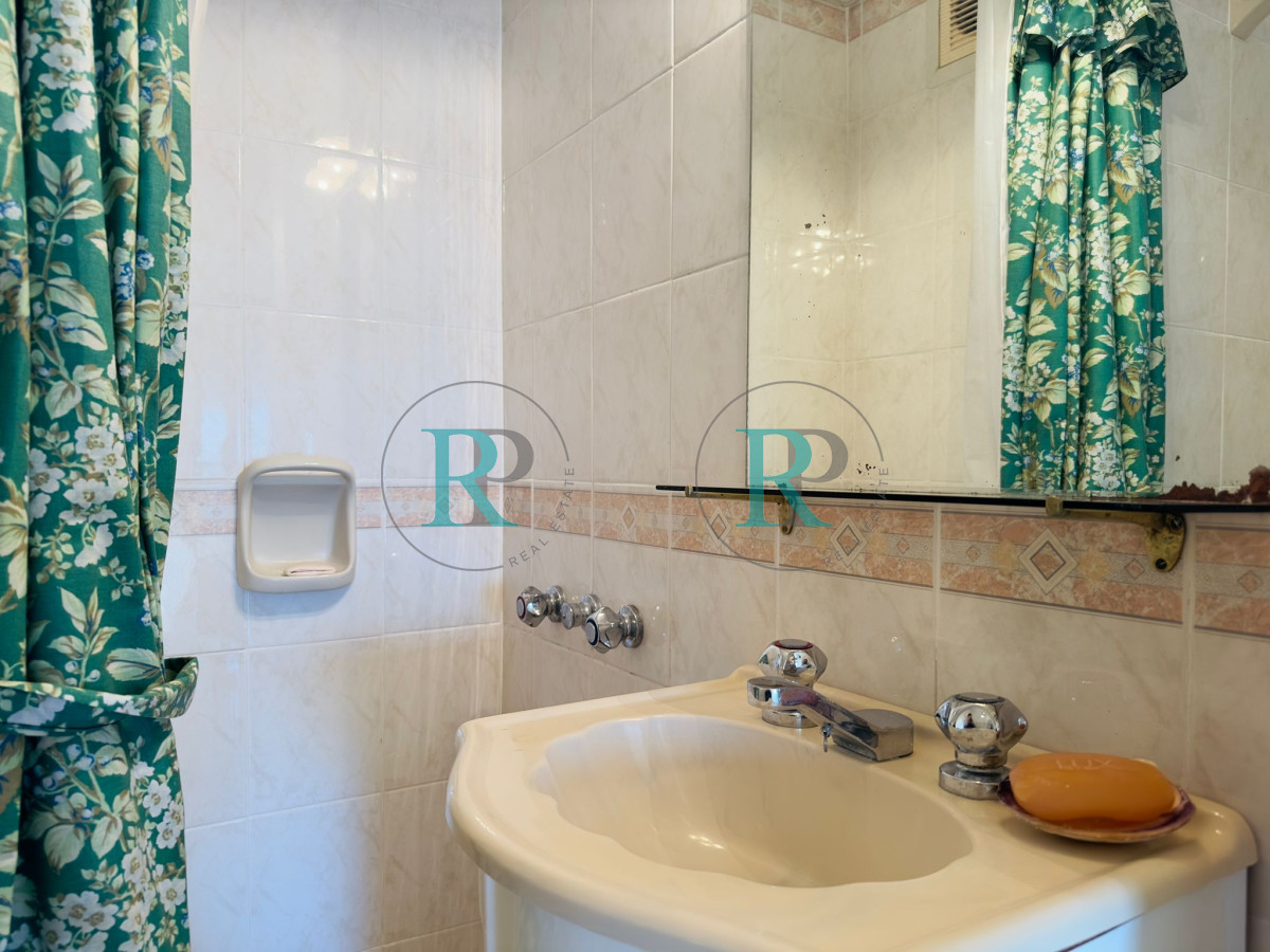 Apartamento ID.1860 - Apto en venta de 2 dormitorios, 2 baños, Punta del este. 