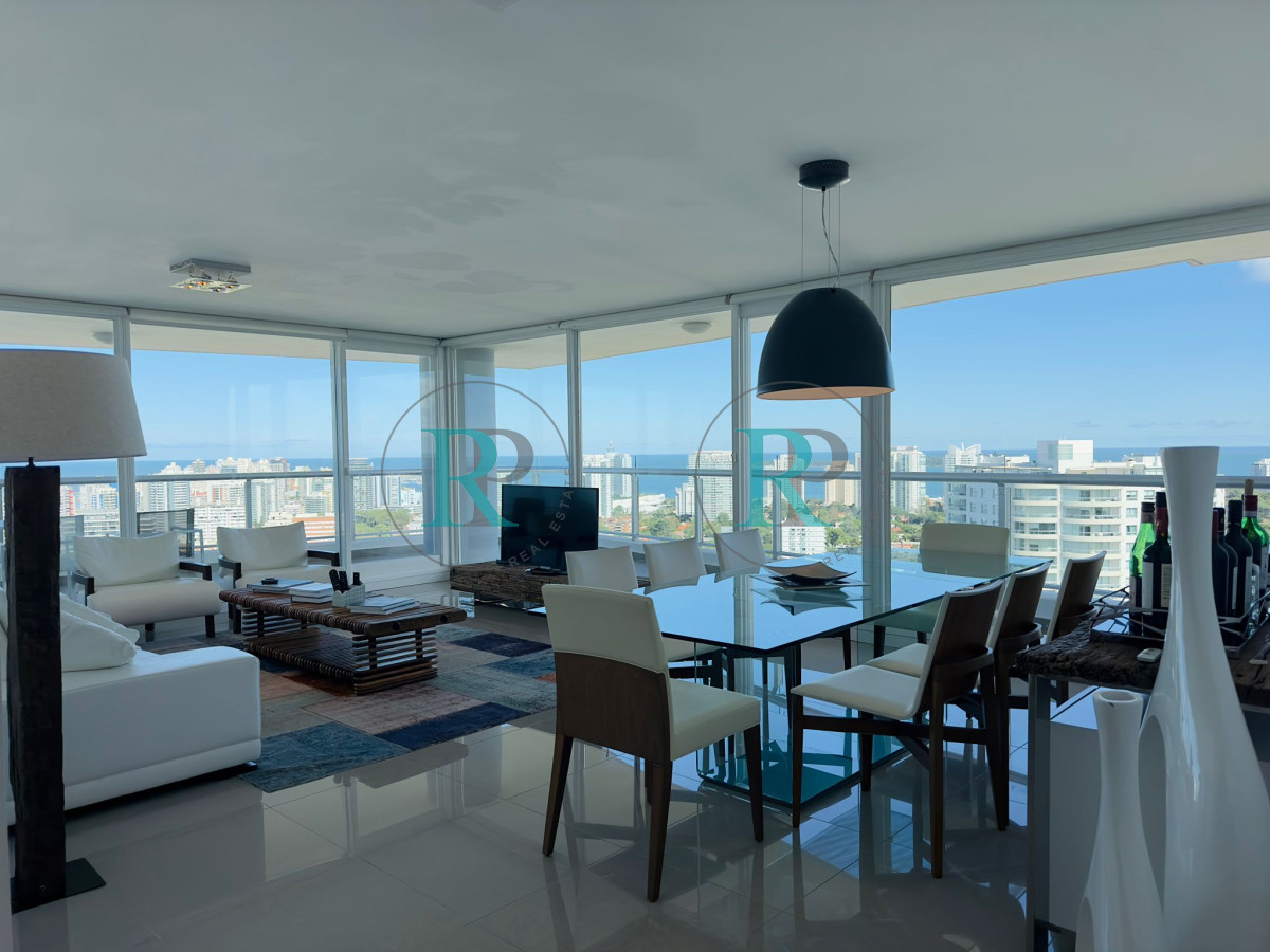 Apartamento ID.1700 - Penthouse en VENTA, 3 dormitorios en suite + Dependencia, vista 180°.