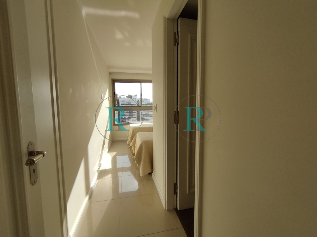 Apartamento ID.1990 -  Apartamento en venta en playa brava de Punta del Este