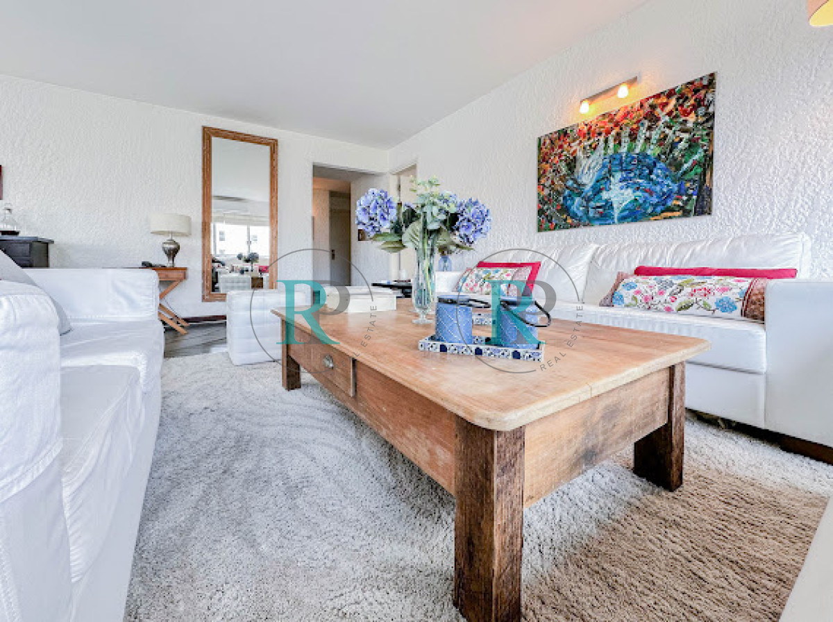 Apartamento ID.2081 - Venta de apartamento en Peninsula. Edificio Recalada.