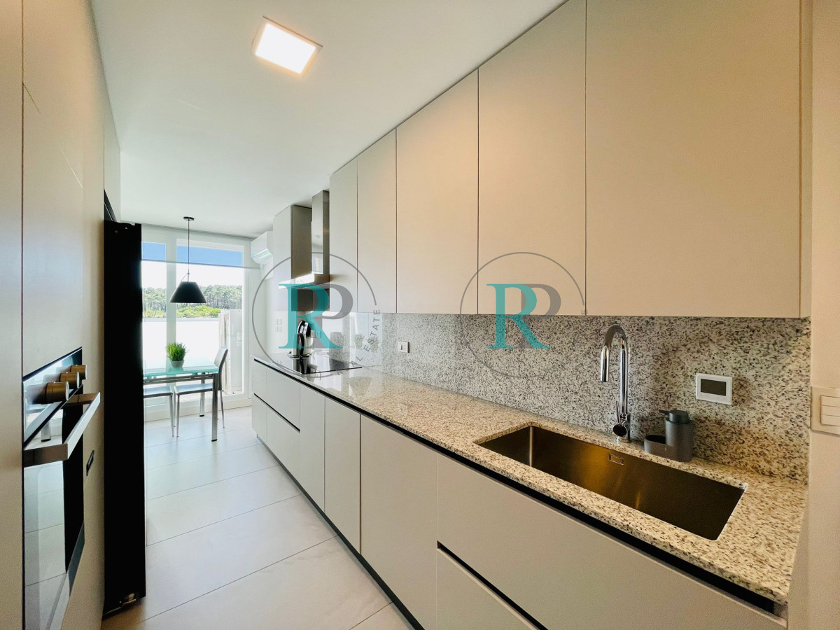 Apartamento ID.1376 - Alquiler  y venta de apartamento de 3 dormitorios en Punta del Este 