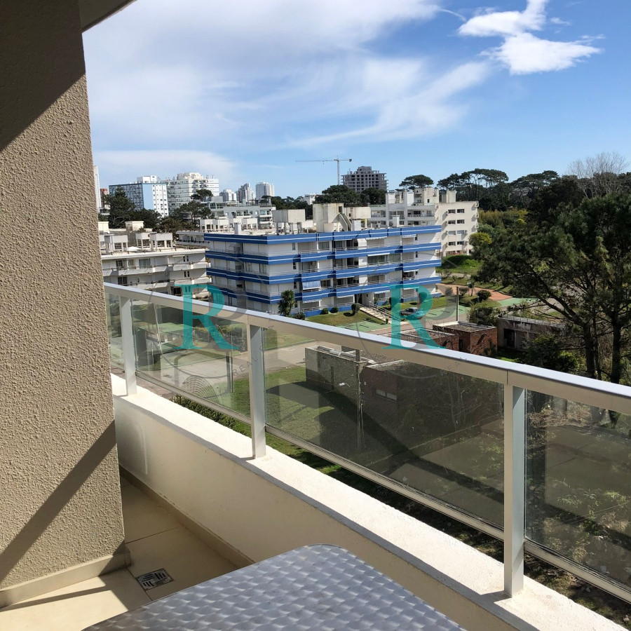 Apartamento ID.658 - Alquiler de apartamento de dos dormitorios en Punta del Este