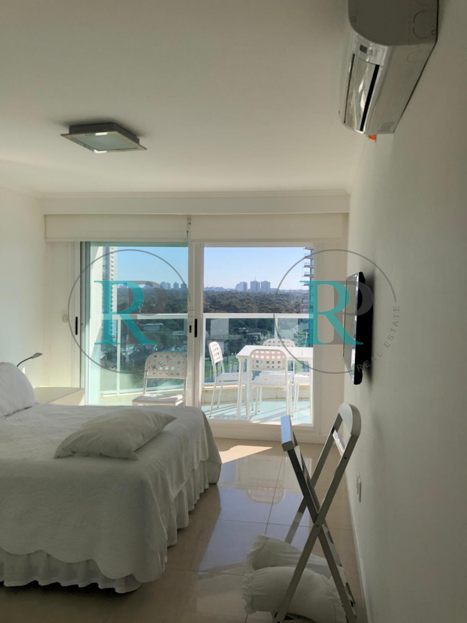 Apartamento ID.2052 - Alquiler y  venta apartamento de dos dormitorios en Punta del Este