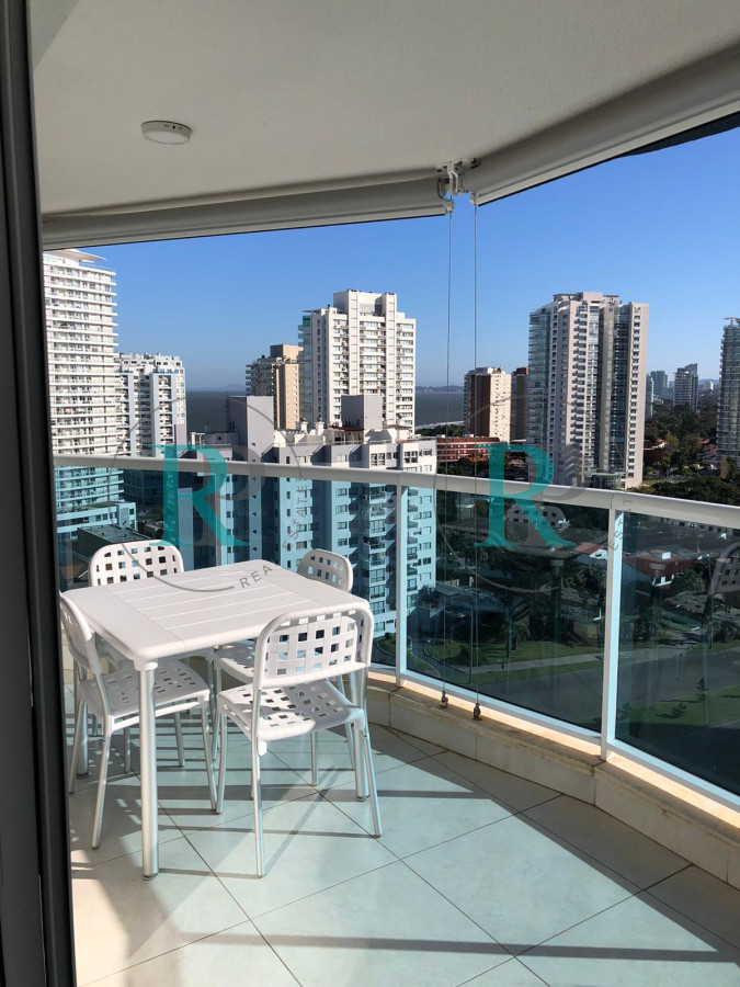 Apartamento ID.2052 - Alquiler y  venta apartamento de dos dormitorios en Punta del Este
