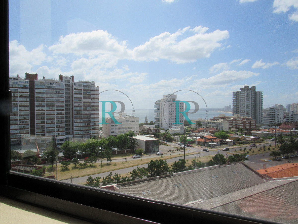 Apartamento ID.2094 - Alquiler de apartamento de dos dormitorios en Punta del Este