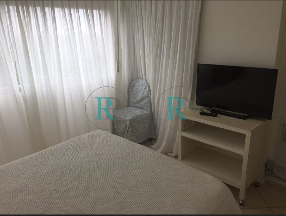 Apartamento ID.2445 - Alquiler y venta de apartamento de dos dormitorios en Punta del Este