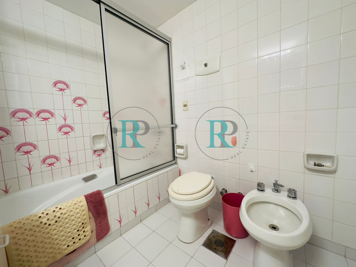 Apartamento ID.1503 - Venta de apartamento de 3 dormitorios y dep. de servicio en Punta del Este