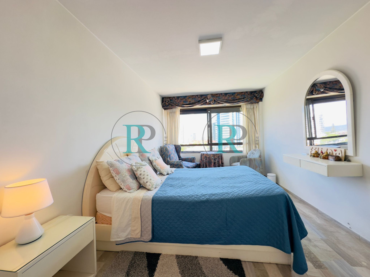 Apartamento ID.1521 - Apto en venta, segunda linea, vista al mar, punta del este.