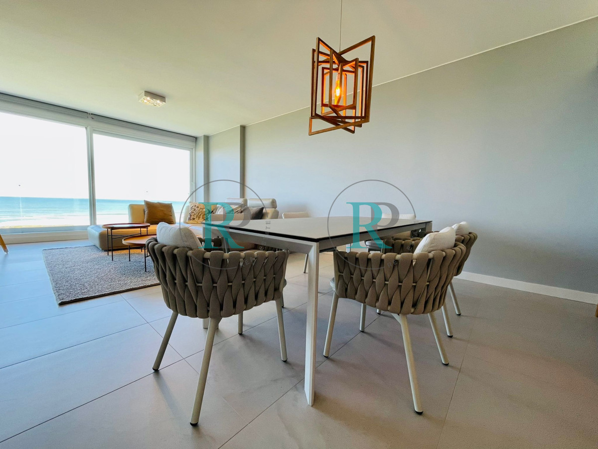 Apartamento ID.1376 - Alquiler  y venta de apartamento de 3 dormitorios en Punta del Este 