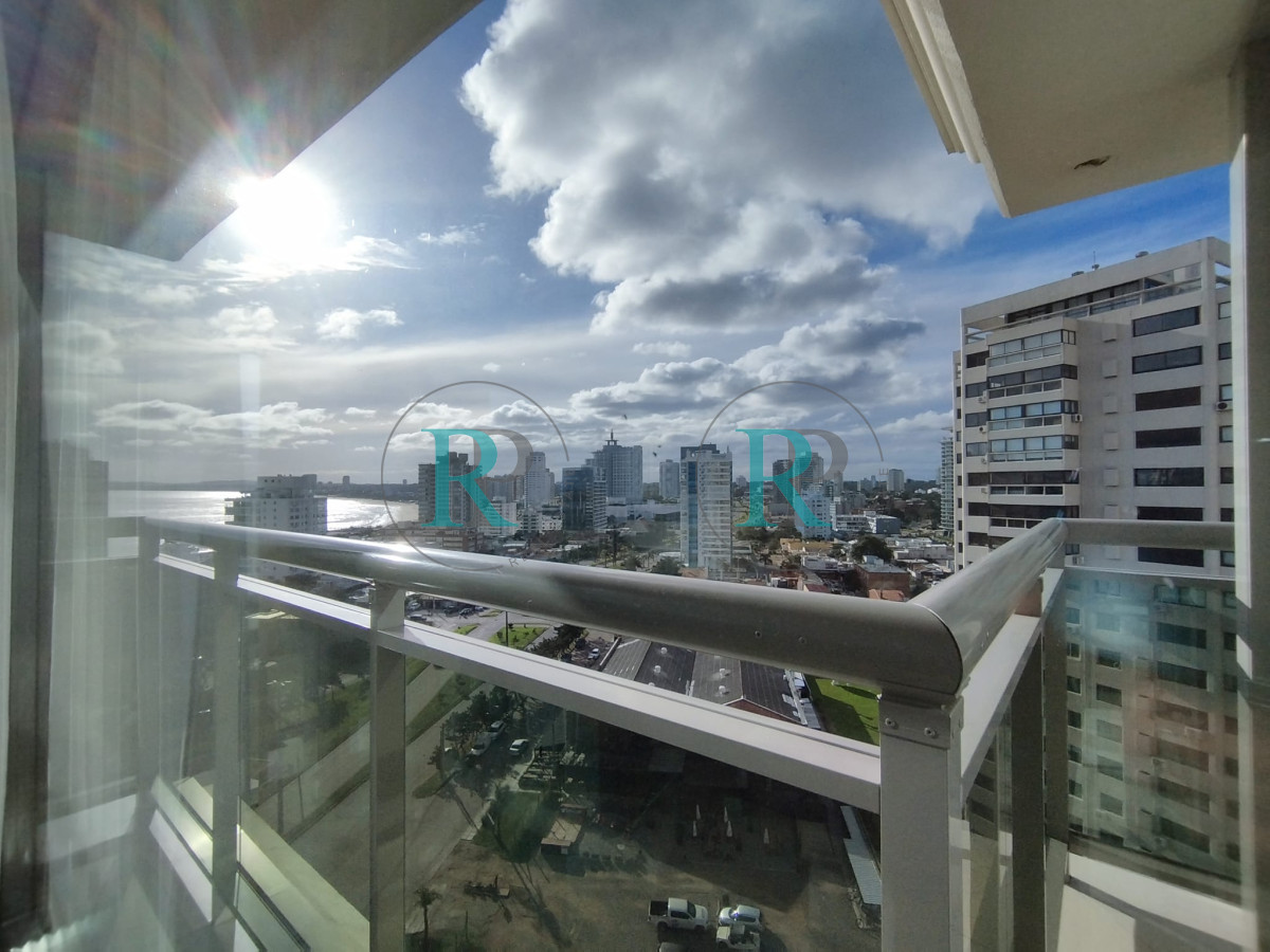 Apartamento ID.1990 -  Apartamento en venta en playa brava de Punta del Este