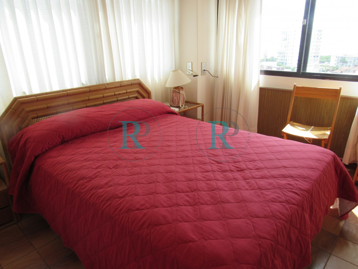 Apartamento ID.2094 - Alquiler de apartamento de dos dormitorios en Punta del Este