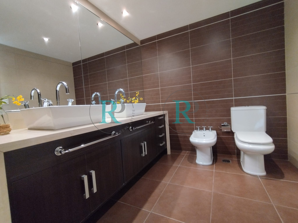 Apartamento ID.1990 -  Apartamento en venta en playa brava de Punta del Este