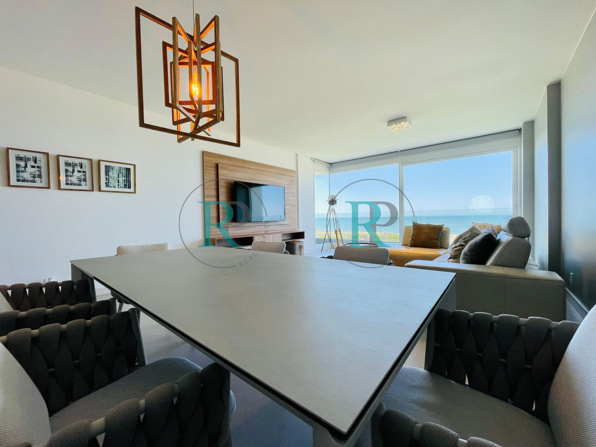 Apartamento ID.1376 - Alquiler  y venta de apartamento de 3 dormitorios en Punta del Este 