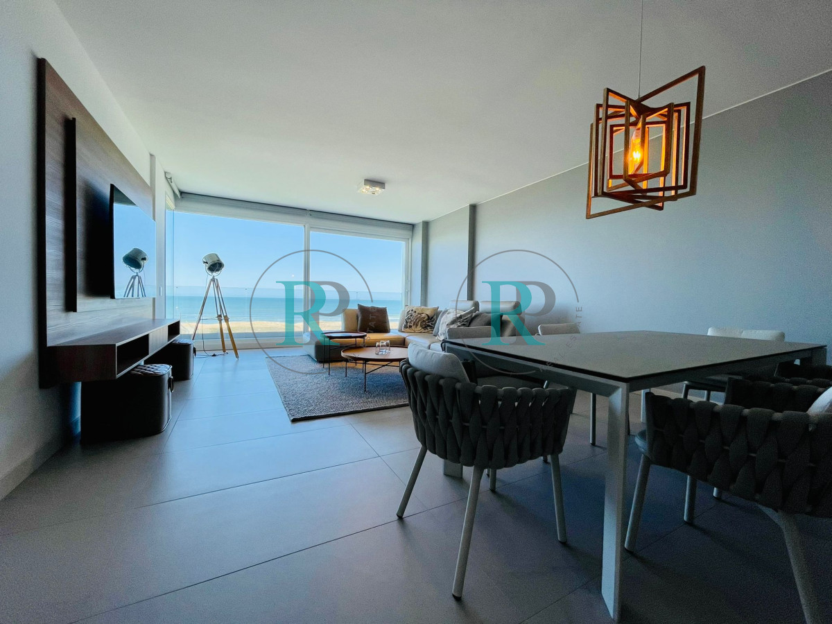 Apartamento ID.1376 - Alquiler  y venta de apartamento de 3 dormitorios en Punta del Este 