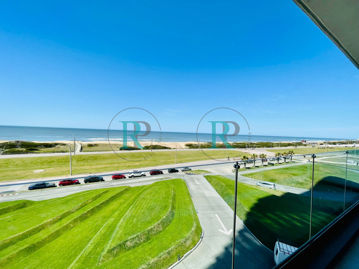 Apartamento ID.1376 - Alquiler  y venta de apartamento de 3 dormitorios en Punta del Este 