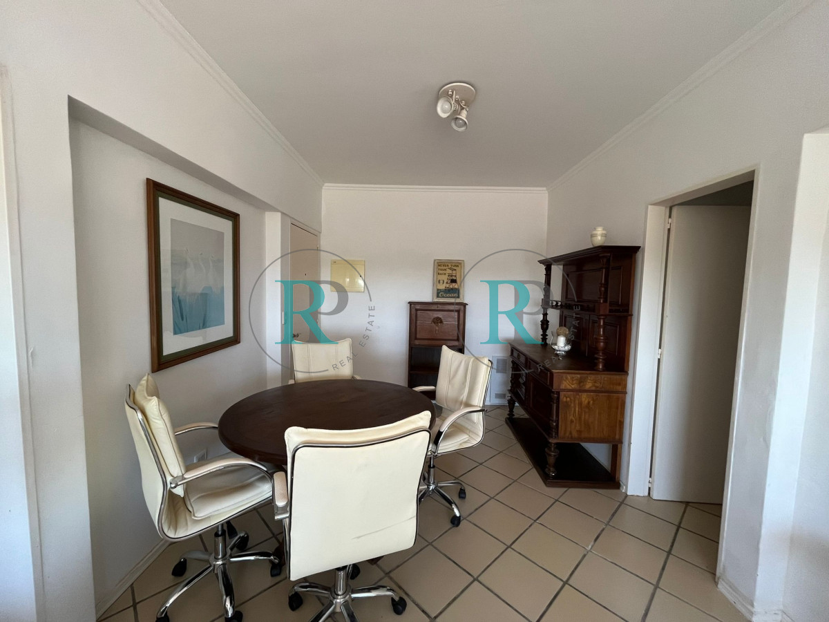 Apartamento ID.2445 - Alquiler y venta de apartamento de dos dormitorios en Punta del Este