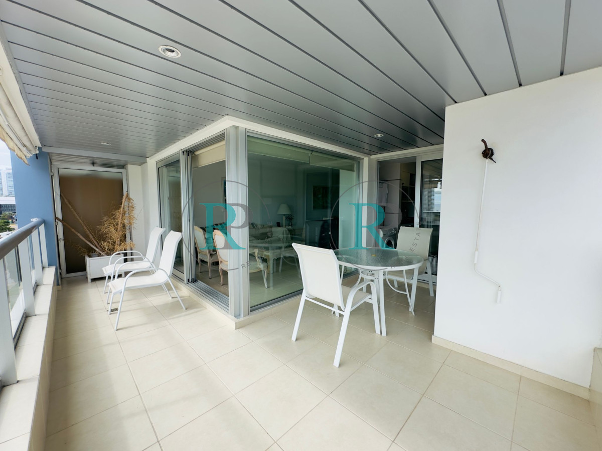 Apartamento ID.1660 - Apartamento de dos dormitorios en venta en Punta del Este