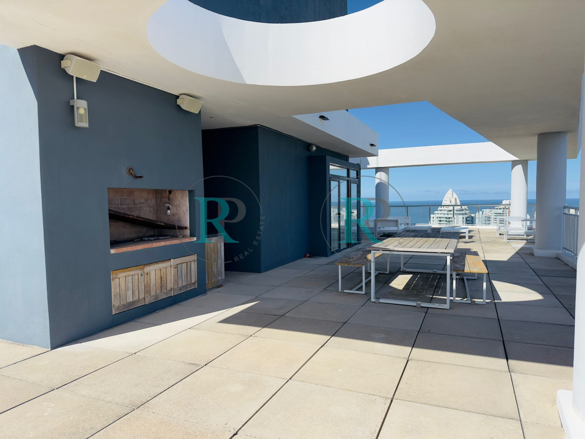 Apartamento ID.1700 - Penthouse en VENTA, 3 dormitorios en suite + Dependencia, vista 180°.