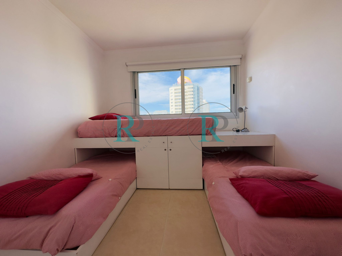 Apartamento ID.1446 - Venta y alquiler de apartamento de dos dormitorios en Punta del Este