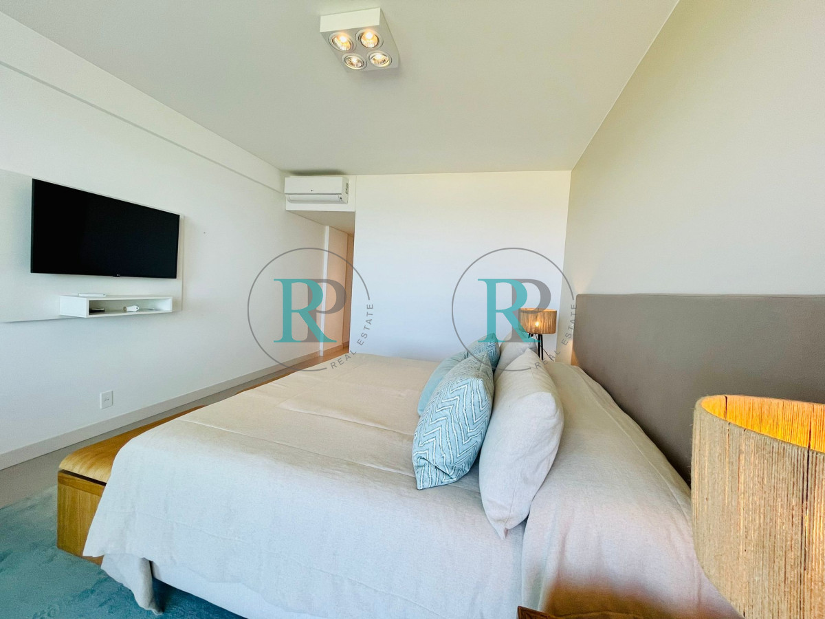 Apartamento ID.1376 - Alquiler  y venta de apartamento de 3 dormitorios en Punta del Este 