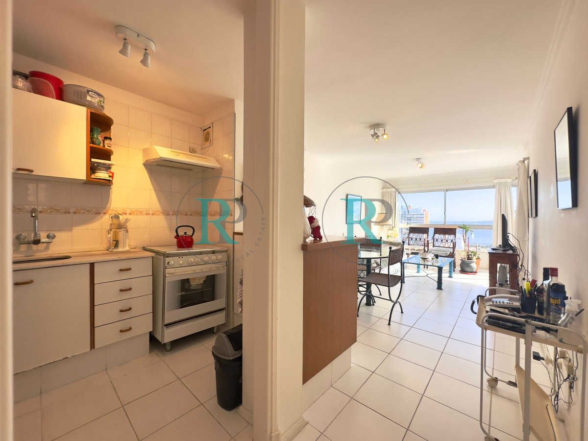 Apartamento ID.1860 - Apto en venta de 2 dormitorios, 2 baños, Punta del este. 