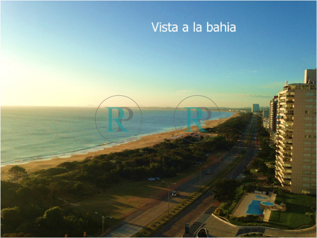 Apartamento ID.1667 -  Apartamento en venta de tres dormitorios en Punta del Este