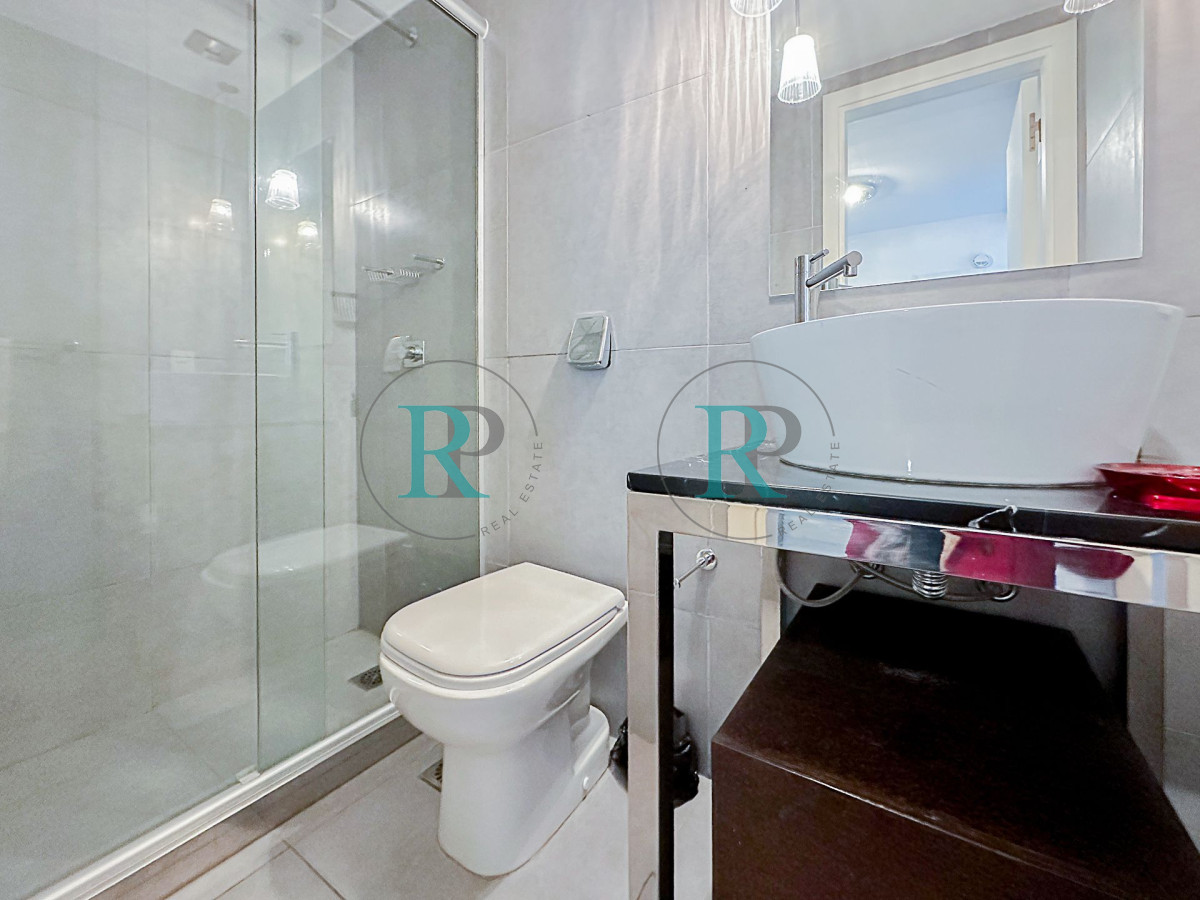 Apartamento ID.2323 - Alquiler temporal, apartamento de1dormitorio y medio en Torre YOO Punta.