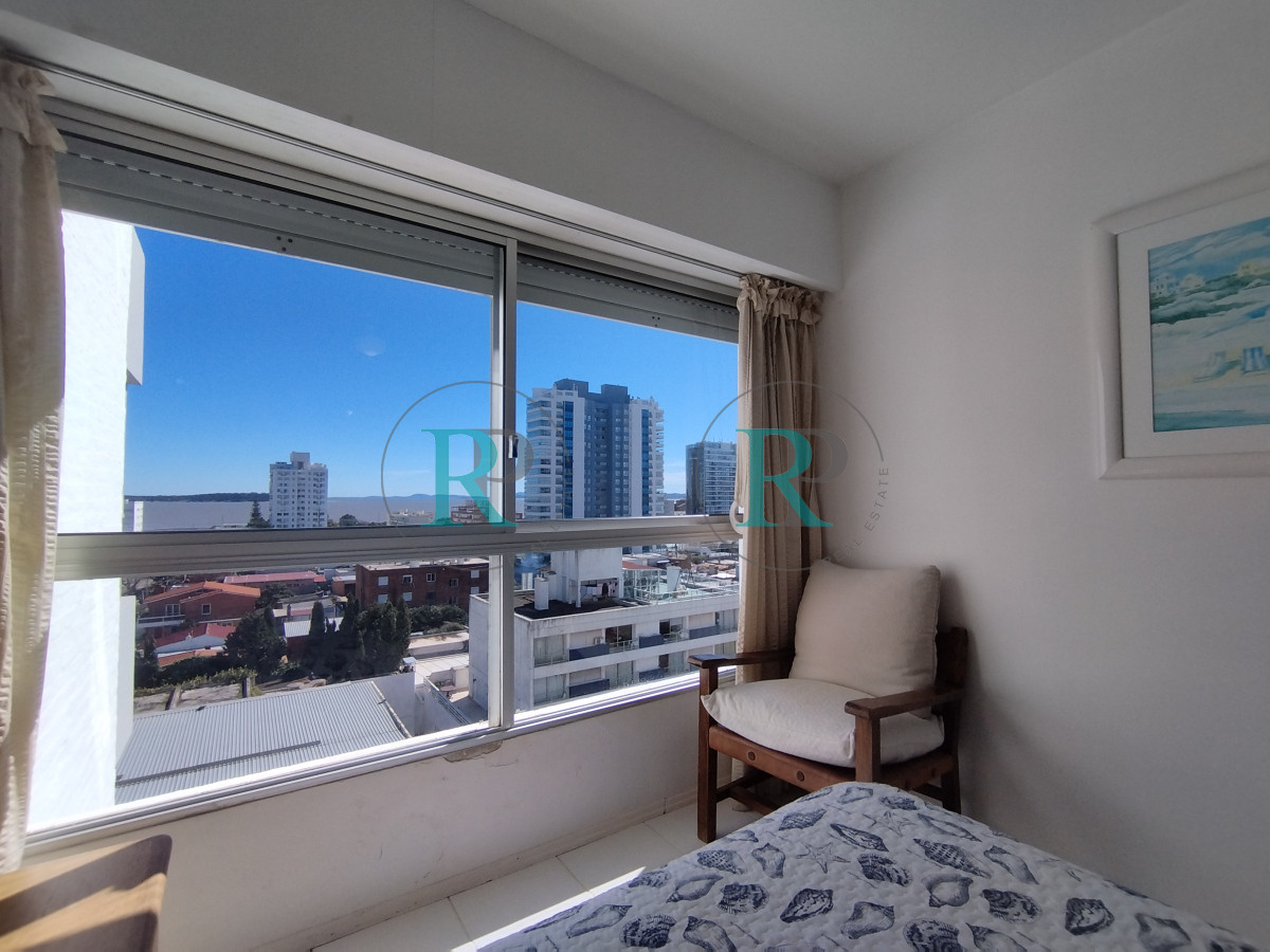 Apartamento ID.2564 - Alquiler y venta de apartamento de dos dormitorios en Punta del Este