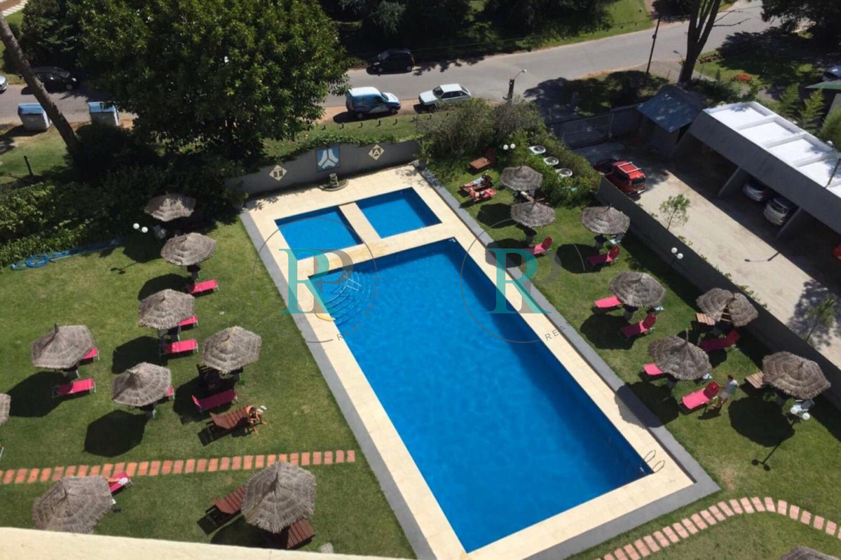 Apartamento ID.2445 - Alquiler y venta de apartamento de dos dormitorios en Punta del Este