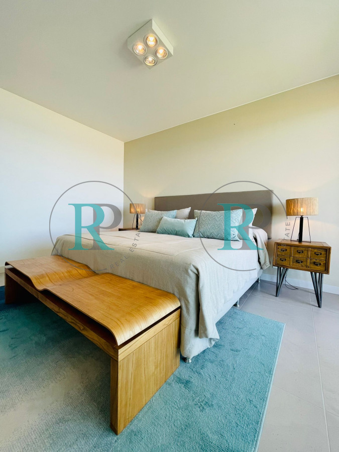 Apartamento ID.1376 - Alquiler  y venta de apartamento de 3 dormitorios en Punta del Este 