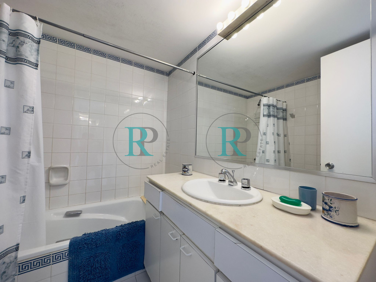 Apartamento ID.1503 - Venta de apartamento de 3 dormitorios y dep. de servicio en Punta del Este