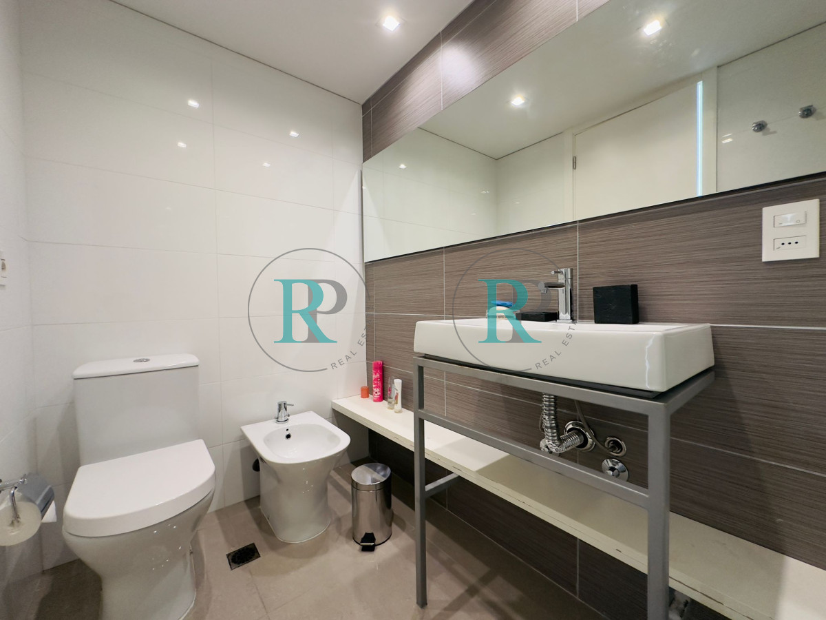 Apartamento ID.1700 - Penthouse en VENTA, 3 dormitorios en suite + Dependencia, vista 180°.